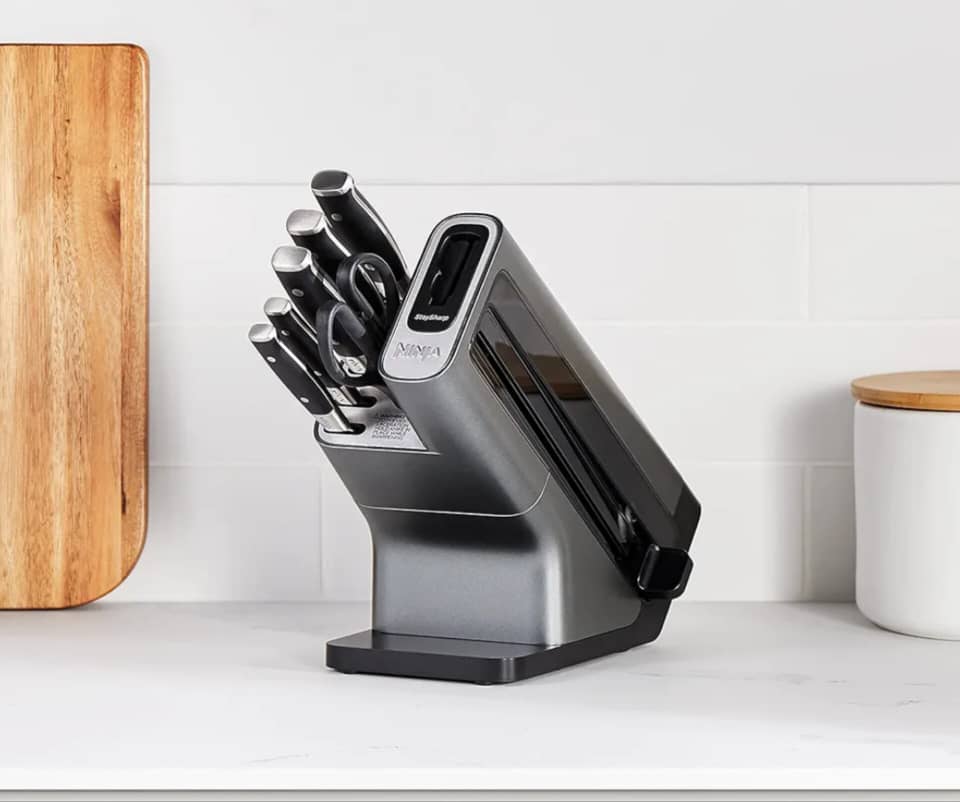 NINJA FOODI 6 PC STAY-SHARP KNIFE BLOCK WITH INTEGRATED SHARPENER