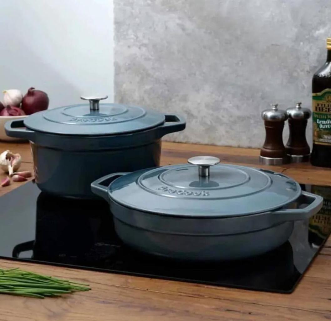 Procook Cast Iron Casserole Dish Set 20cm & 24cm