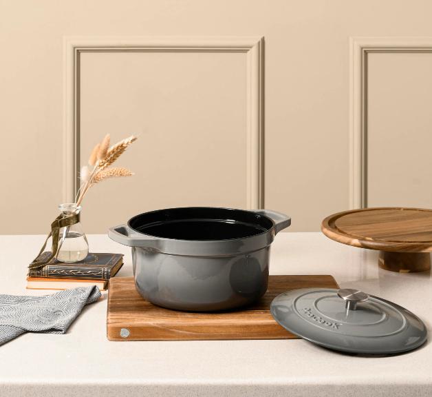 ProCook 7.3L / 28cm Round Cast Iron Casserole