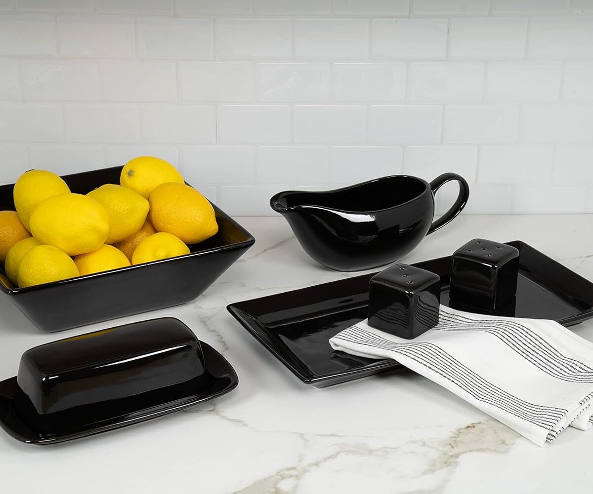 10 STRAWBERRY STREET NOVA SQUARE 40PC DINNERWARE SET